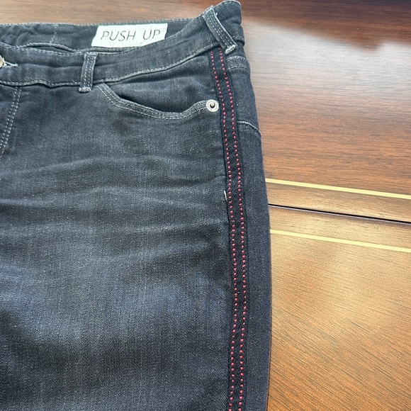 Emporio Armani Push Up Black Skinny Jeans – Size 27 | Stretch Denim - Picture 3 of 15